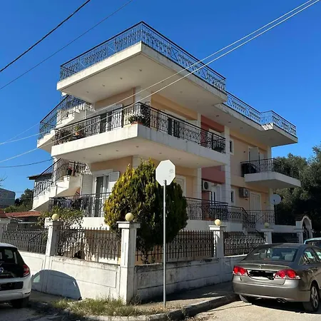 κοντα στη θάλασσα καστελόκαμπος Lägenhet